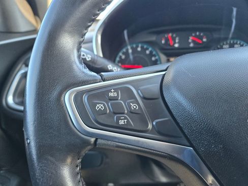 Used 2018 Chevrolet Equinox LT image 20