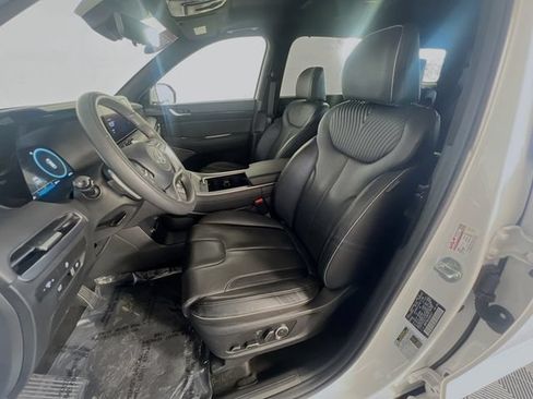 Used 2024 Hyundai Palisade Calligraphy FWD image 10