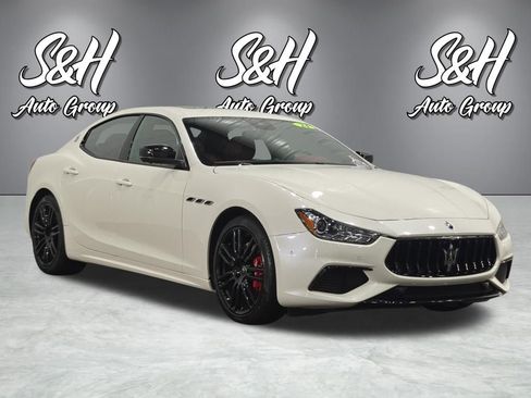 Used 2021 Maserati Ghibli S Q4 AWD/4WD image 2