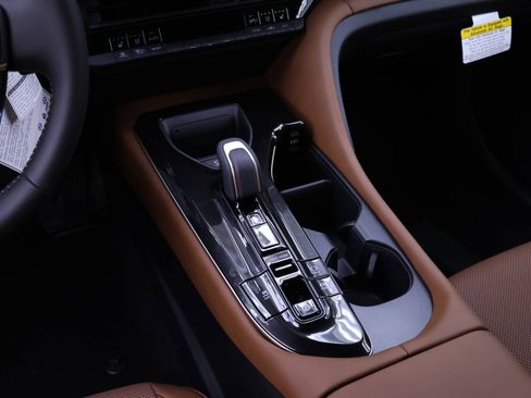 New 2025 Toyota Crown Signia Limited image 12