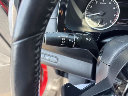 Used 2022 Nissan Pathfinder SL AWD/4WD image 21
