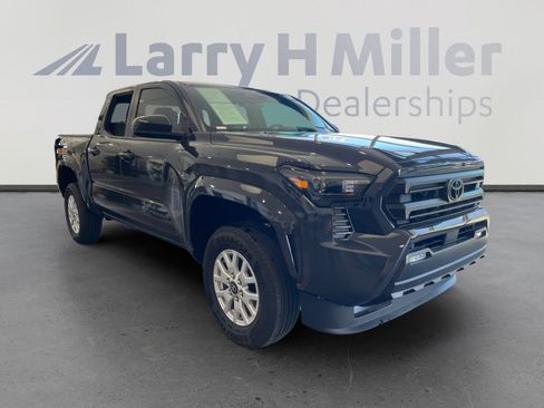 Certified 2025 Toyota Tacoma SR5 AWD/4WD image 7