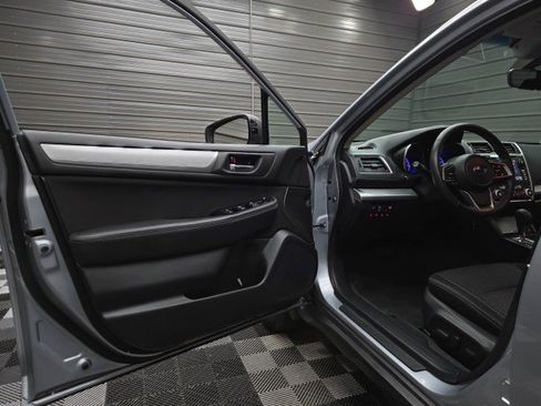 Used 2019 Subaru Outback 2.5i Premium AWD/4WD image 30