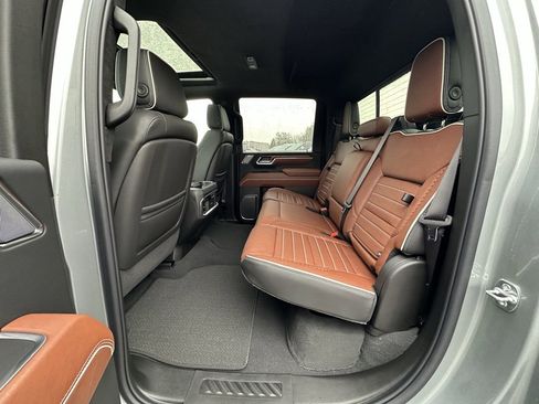 Used 2025 GMC Sierra 3500 Denali Ultimate image 13