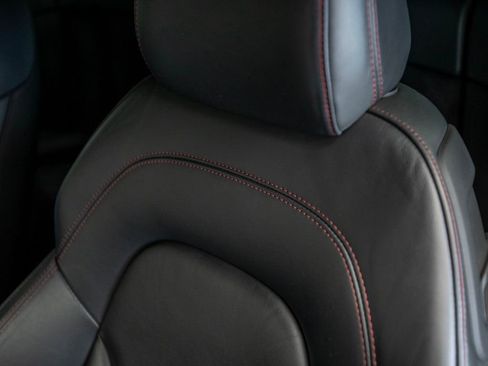 Used 2015 Audi R8 V10 plus w/ Full Leather Package image 31