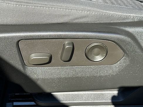 Used 2022 Chevrolet Silverado 1500 Custom image 36