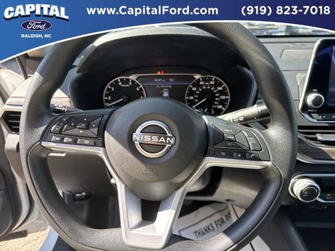 Used 2025 Nissan Altima 2.5 SV AWD/4WD image 24