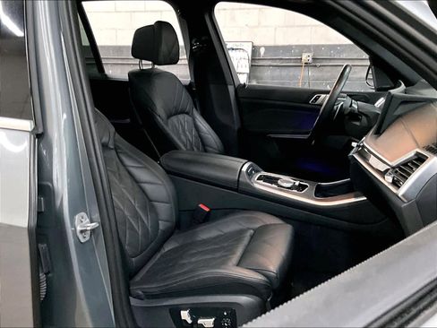 Used 2024 BMW X5 xDrive40i image 10