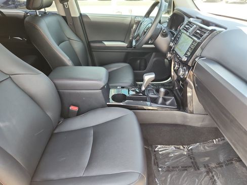 Used 2022 Toyota 4Runner TRD Off-Road Premium w/ Moonroof Package AWD/4WD image 19