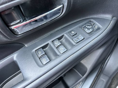 Used 2020 Mitsubishi Outlander AWD image 19