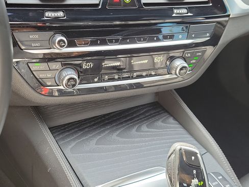 Used 2023 BMW 530i w/ M Sport Package RWD image 25
