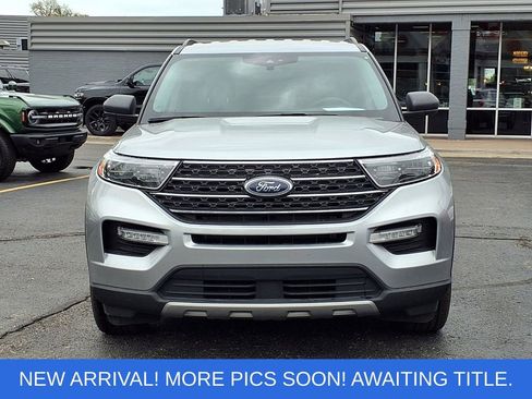 Used 2024 Ford Explorer XLT w/ Equipment Group 202A AWD/4WD image 5