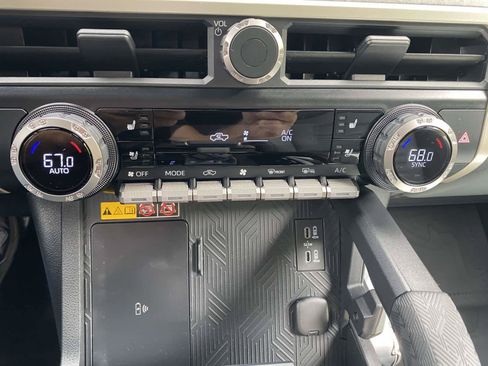 Used 2025 Toyota Tacoma 4x4 Double Cab Hybrid image 22