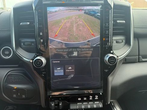New 2026 RAM 2500 Laramie AWD/4WD image 25