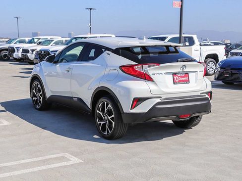 Used 2019 Toyota C-HR Limited FWD image 8