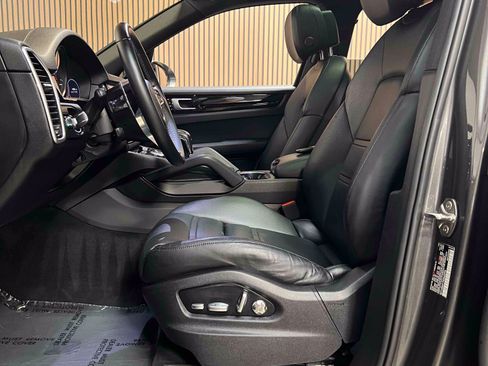 Used 2019 Porsche Cayenne S AWD/4WD image 47