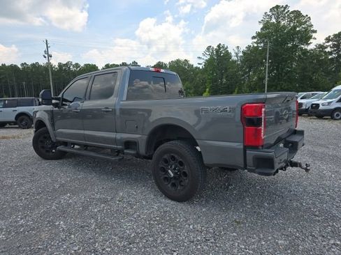 Used 2025 Ford F250 XLT w/ Black Appearance Package AWD/4WD image 4