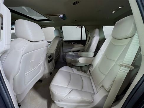 Used 2016 Cadillac Escalade Premium image 24