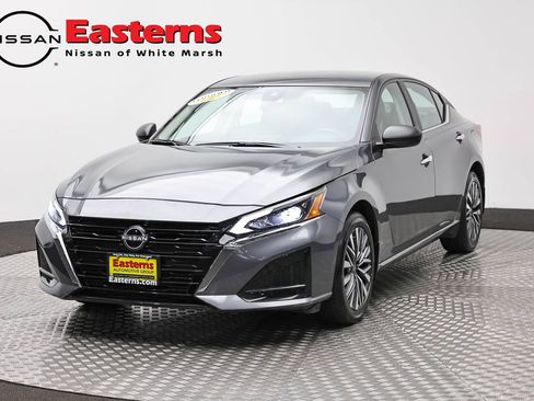 Used 2024 Nissan Altima 2.5 SV AWD/4WD image 1