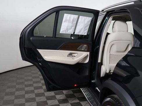 Used 2022 Mercedes-Benz GLE 450 4MATIC w/ Premium Package image 24