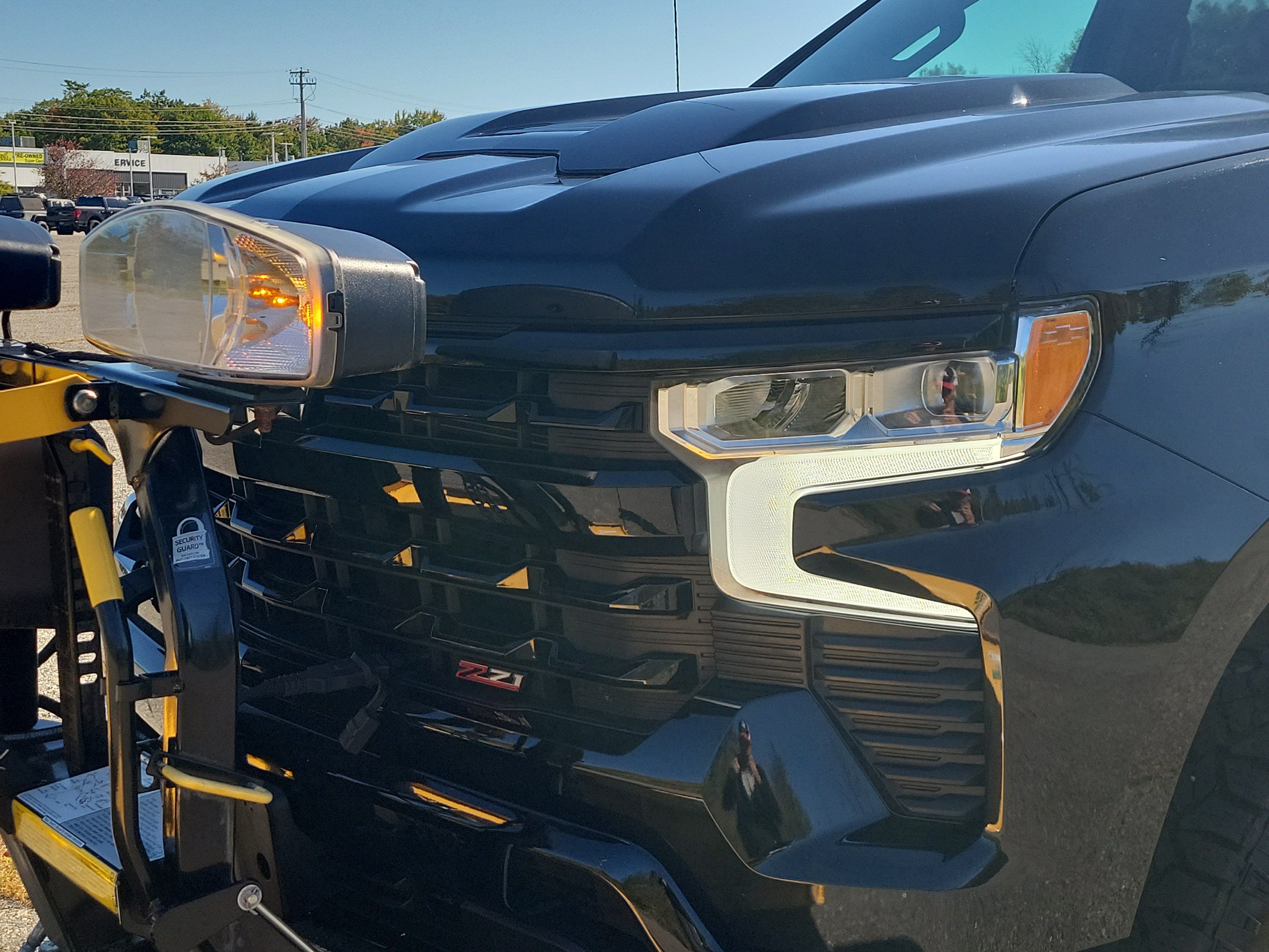 Used 2024 Chevrolet Silverado 1500 LT Trail Boss w/ Convenience Package II AWD/4WD image 9