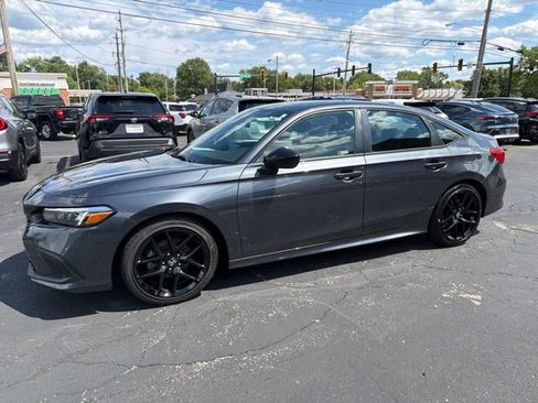 Used 2024 Honda Civic Sport image 3
