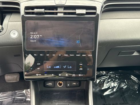 Used 2022 Hyundai Tucson Limited AWD/4WD image 29