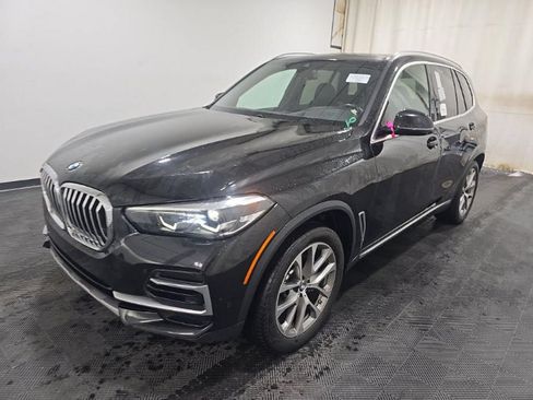 Used 2022 BMW X5 xDrive40i AWD/4WD image 2