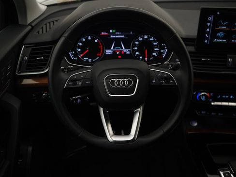 Used 2023 Audi Q5 2.0T Premium w/ Convenience Package AWD/4WD image 9