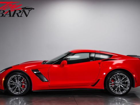 Used 2015 Chevrolet Corvette Z06 w/ 2LZ Preferred Equipment Group RWD image 10