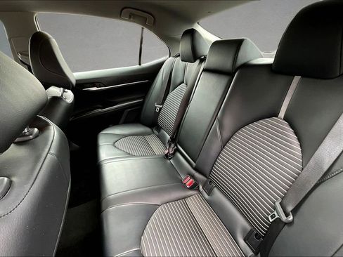 Used 2021 Toyota Camry SE FWD image 23