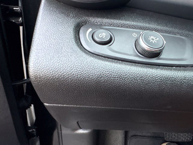 Used 2025 Chevrolet Trax LS w/ LS Convenience Package FWD image 23