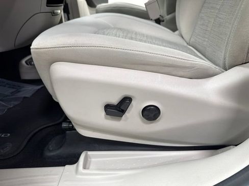 Used 2017 Chrysler Pacifica Touring Plus FWD image 5