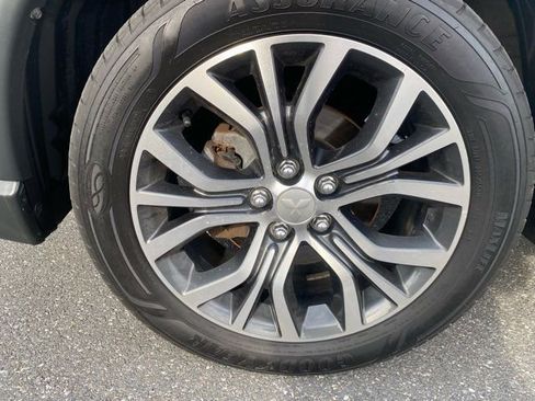 Used 2018 Mitsubishi Outlander SEL image 35