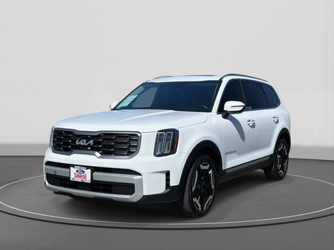 Used 2025 Kia Telluride S FWD image 1