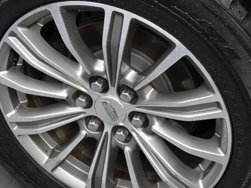 Used 2017 Cadillac XT5 Luxury image 26