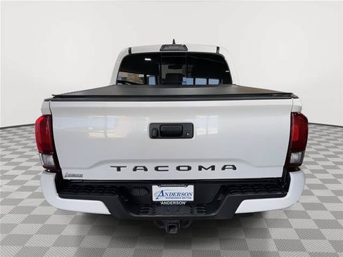 Used 2019 Toyota Tacoma TRD Sport AWD/4WD image 8