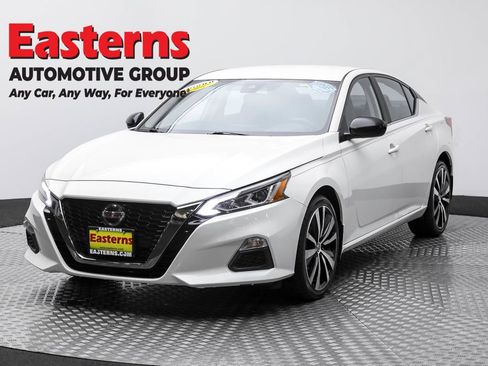 Used 2022 Nissan Altima 2.5 SR image 1