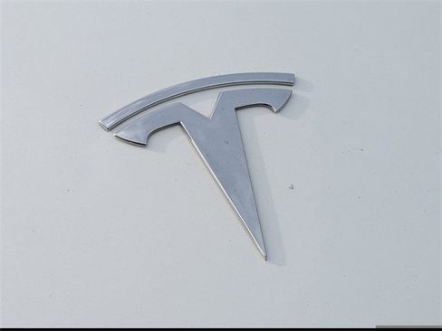 Used 2022 Tesla Model Y Performance image 13