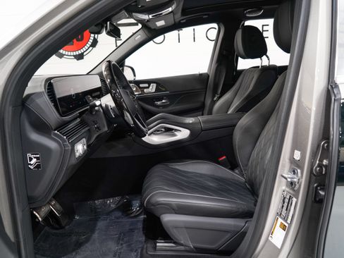 Used 2024 Mercedes-Benz Maybach GLS 600 4MATIC image 8