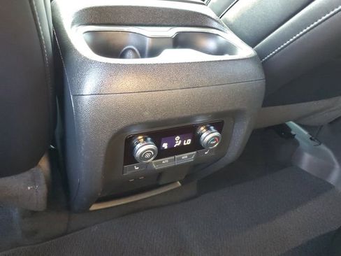Used 2025 GMC Acadia Denali w/ Super Cruise Package FWD image 15