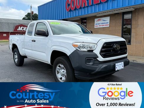 Used 2019 Toyota Tacoma SR RWD image 1