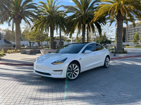 Used 2020 Tesla Model 3 Standard Range Plus RWD image 4