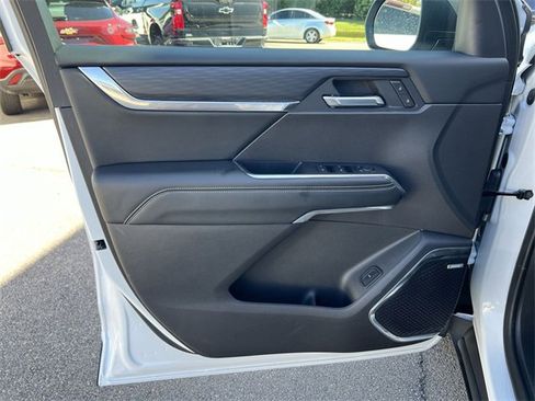 Used 2025 GMC Acadia Elevation image 21