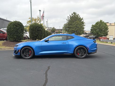 Used 2024 Chevrolet Camaro ZL1 RWD image 11