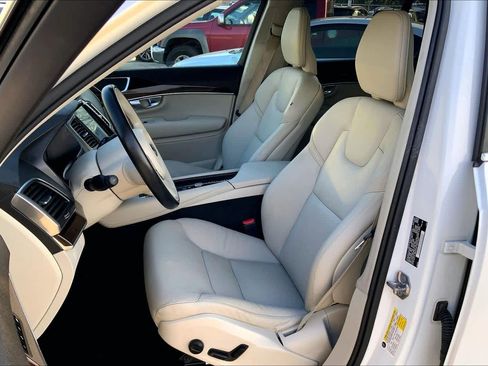 Used 2019 Volvo XC90 T5 Momentum w/ Protection Package Premier image 5
