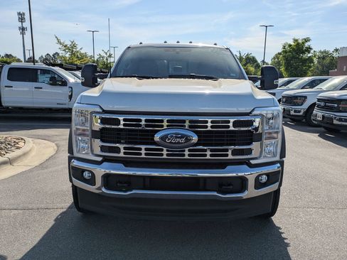 New 2026 Ford F550 2WD Crew Cab Super Duty w/ XL Chrome Package image 9
