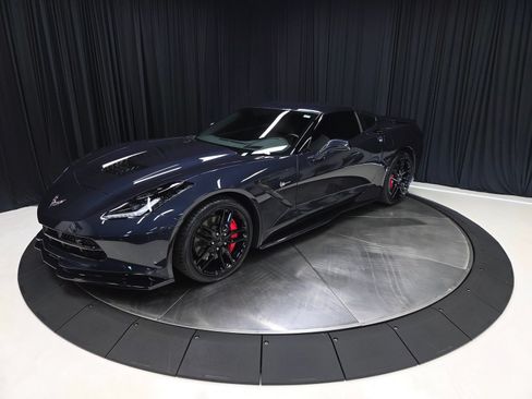 Used 2016 Chevrolet Corvette Stingray Coupe w/ 2LT Preferred Equipment Group RWD image 8