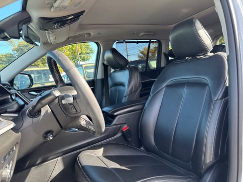 Used 2023 Jeep Grand Cherokee 30th Anniversary image 13