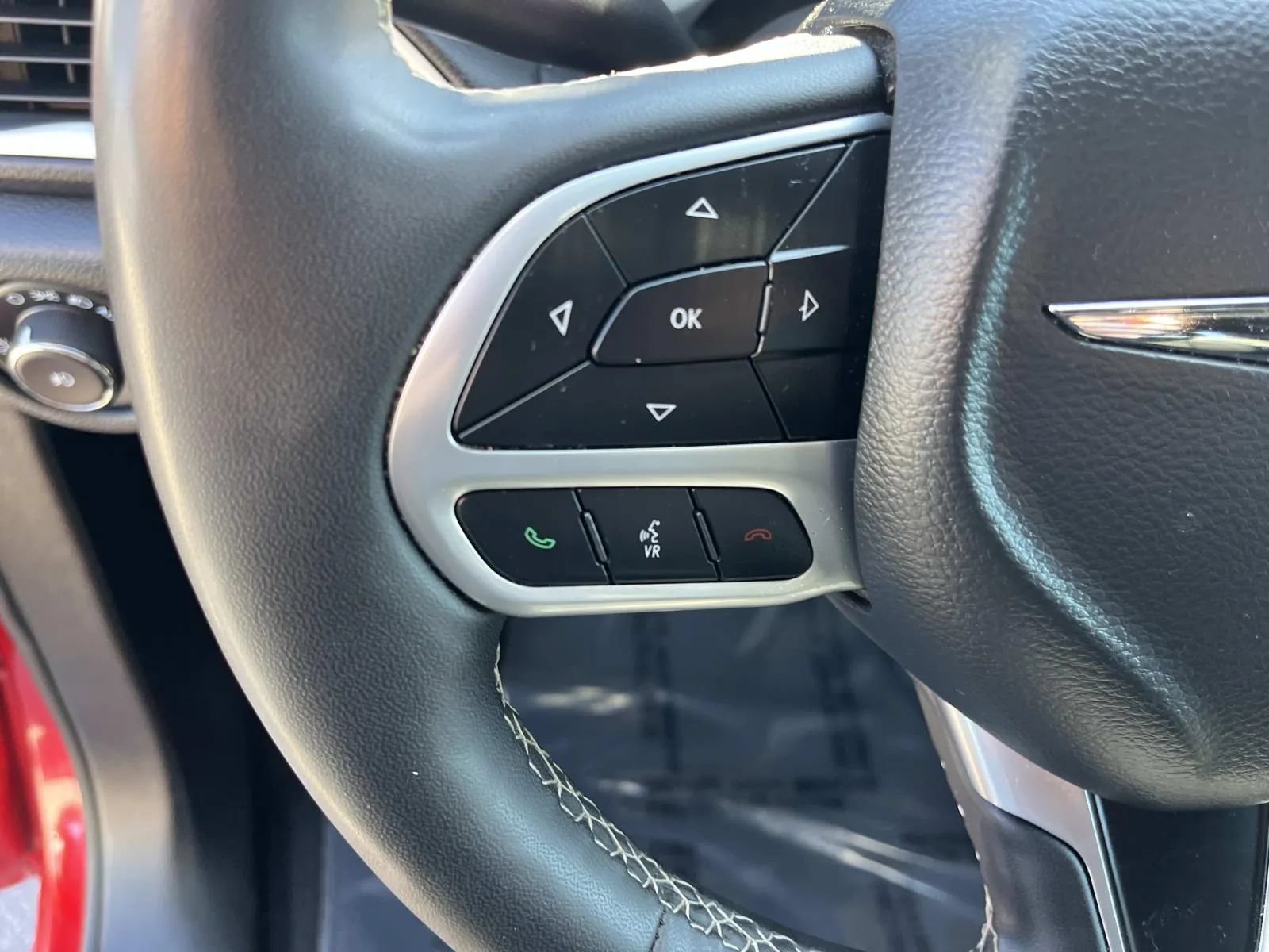Used 2025 Chrysler Pacifica Select FWD image 29